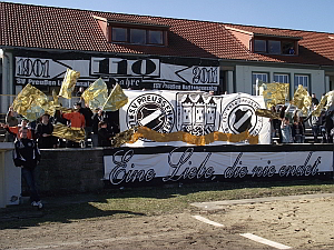 files/preussen/nackte_reiter/nr_1.jpg files/preussen/nackte_reiter/nr_1.jpg